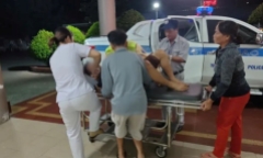 Phát hiện xe tải mất lái trên cao tốc, CSGT kịp thời cứu tài xế bị khó thở