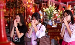 Văn khấn cầu thi cử đỗ đạt trong kỳ thi tốt nghiệp THPT 2024