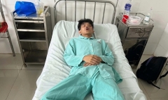 Làm rõ vụ một học sinh cấp 3 bị đánh hội đồng trước cổng trường ở Bình Phước