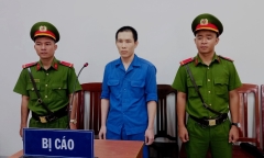 Xét xử nam thanh niên cầm súng xông vào sòng bầu cua cướp tài sản