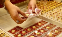 Giá vàng chiều nay (5/4): Lao dốc không phanh