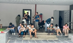 Vụ hàng trăm phụ huynh 