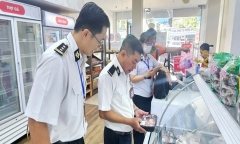 Kiểm tra đột xuất 9 cửa hàng của C.P Việt Nam tại Bình Dương 