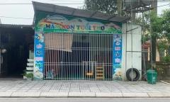 Vụ bé 16 tháng bị ôtô tông tử vong trước cơ sở trông trẻ: Cô giáo bận làm gì?
