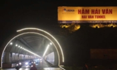 Những hình ảnh tại hầm Hải Vân lần đầu mở cho người dân đi xe máy về quê
