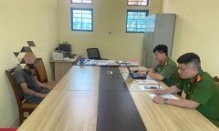 Xử lý nam thanh niên phát trực tiếp cảnh bản thân không mặc quần áo nhảy múa