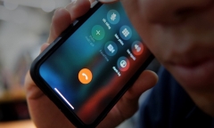 Tải app sau cuộc gọi lạ, tài khoản một giáo viên 