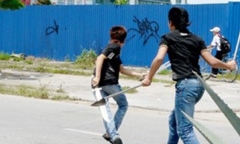 Trận “mưa dao” sau bữa tiệc tất niên, 3 người nhập viện