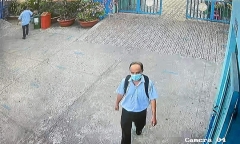 Lợi dụng cả trường đang làm lễ chào cờ, người đàn ông trộm tiền giáo viên