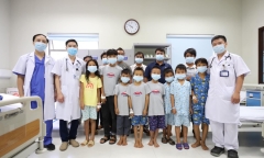 8 em học sinh ngộ độc quả hồng trâu đã được xuất viện về nhà