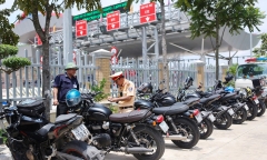 Yêu cầu 24 chủ xe phân khối lớn đi vào cao tốc đến cơ quan công an làm việc