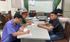 Bắt khẩn cấp tài xế ô tô hành hung người đi đường trước cổng Bệnh viện Từ Dũ