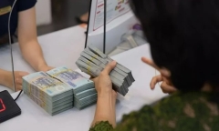 Tiền gửi của người dân vào ngân hàng lập kỷ lục mới, vượt 7 triệu tỷ đồng
