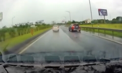 Xử phạt 35 triệu đồng tài xế đi lùi trên cao tốc Hà Nội - Thái Nguyên