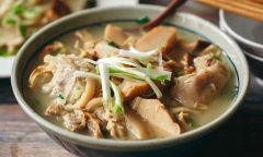 Cách nấu canh măng khô móng giò chuẩn vị cho mâm cơm Tết 2022