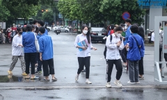 Thí sinh căng thẳng, lo âu bước vào ngày thi thứ 2 kì thi THPT Quốc gia 2022