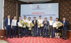 Petrovietnam mừng công hoàn thành sản lượng khai thác dầu khí và các chỉ tiêu tài chính năm 2022