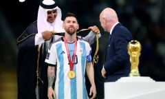 Messi được trả 1 triệu USD cho áo choàng mặc trong lễ đăng quang World Cup 2022
