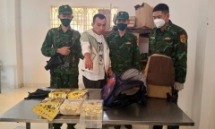 Long An: Bắt 2 đối tượng vận chuyển hơn 10 kg ma túy từ Campuchia về Việt Nam
