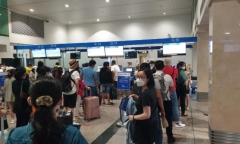 Sân bay Tân Sơn Nhất nhộn nhịp trong ngày đầu nghỉ lễ Giỗ Tổ Hùng Vương 2022