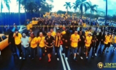 Ultras Malaya sang Mỹ Đình cổ vũ đội nhà tại bán kết lượt về