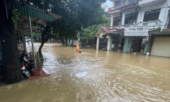 Mưa lớn kéo dài 2 ngày gây ngập ở TP.Hà Giang, nước sông Lô dâng cao   