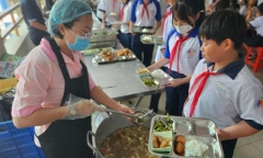 TP.HCM đề xuất tăng trần tiền suất ăn bán trú lên 40.000 đồng