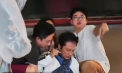 Nam diễn viên gạo cội đột nhiên loạng choạng, ngã quỵ ngay trên sóng livestream 