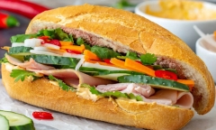 Liên tiếp xảy ra các vụ ngộ độc bánh mì: Chuyên gia chỉ ra “điểm mù” an toàn thực phẩm từ món ăn quen thuộc