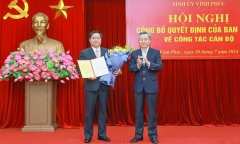 Trao quyết định điều động Phó bí thư Tỉnh ủy Vĩnh Phúc