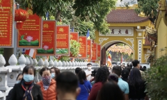 Bộ Y tế khuyến cáo người dân đeo khẩu trang ở chùa, khu vui chơi