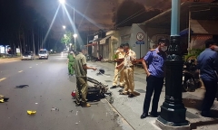 Ô tô bán tải va chạm kinh hoàng với xe máy trong đêm, thanh niên 27 tuổi tử vong tại chỗ
