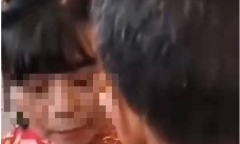 Chú rể lấy vợ lớn tuổi hơn cả mẹ mình, nhan sắc cô dâu khiến ai nấy choáng váng