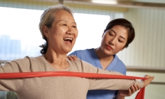 Người phụ nữ tuyển giúp việc với lương gần 470 triệu đồng/tháng, yêu cầu công việc gây choáng