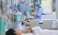 Cận cảnh hàng trăm viên ngọc động nhiều màu sắc ở Phong Nha - Kẻ Bàng