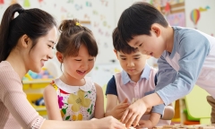 Con được nghỉ Tết sớm, cha mẹ 
