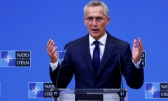 Tổng thư ký Stoltenberg nói gì về việc NATO đặt hệ thống phòng không ở Ukraine?