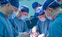 Người đàn ông Trung Quốc sống thêm 171 ngày nhờ ghép gan lợn