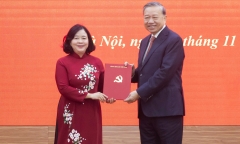 Bà Bùi Thị Minh Hoài làm Bí thư Đảng ủy MTTQ, các đoàn thể Trung ương