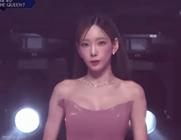 Taeyeon (SNSD) bất ngờ có màn đụng hàng với Jennie (BLACKPINK)