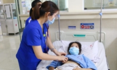 Nữ sinh 15 tuổi rơi vào tình trạng nguy kịch sau khi tự điều trị bằng thuốc nam
