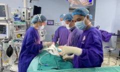 Tin tức đời sống ngày 9/5: Nhiễm vi khuẩn tụ cầu vàng sau khi nâng ngực bằng sóng xung kích