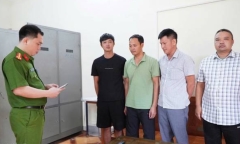 Nhận kèo rồi chuyển lên website cá độ, nhóm đối tượng đánh bạc bị khởi tố