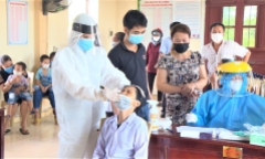 Tin tức thời sự mới nóng nhất 11/2: Thái Bình là địa phương dẫn đầu chiến dịch tiêm chủng xuyên Tết