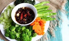 Rau mất sạch dinh dưỡng nếu mắc 5 sai lầm này khi luộc