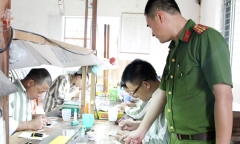 Gã lái xe bất trị và giọt nước mắt mong ngày hoàn lương