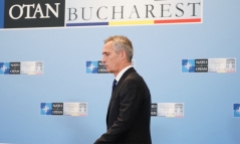 NATO nói chưa phải lúc để Ukraine gia nhập khối