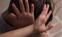 Bắt tạm giam bác sĩ có hành vi dâm ô với bé trai 16 tuổi