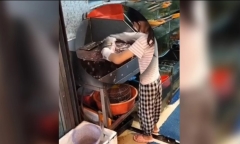 Trầm trồ trước kỹ năng sơ chế cá cực điêu luyện của bé gái 9 tuổi