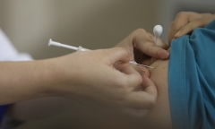 Bộ Y tế: Chưa khuyến cáo tiêm vaccine phòng COVID-19 cho trẻ dưới 5 tuổi